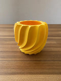 Swirl planter